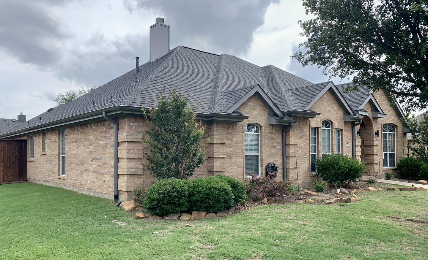 Home in the DFW metroplex with half-round rain gutters
